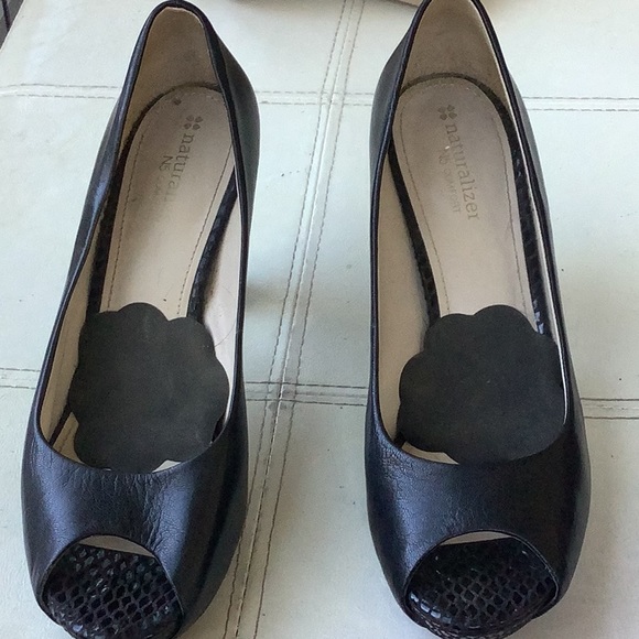 COPY - Black Naturalizer Shoes open toe - Picture 5 of 12